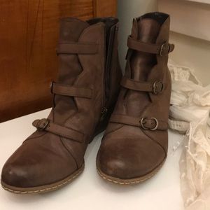 Franco Sartre Brown Leather Wedge Bootie